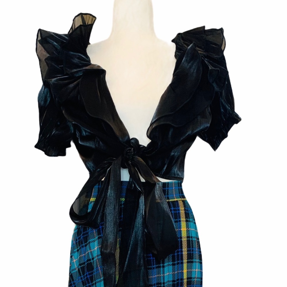 Master of Style Black Puff Sleeve Cropped Wrap Top - Picture 2 of 6